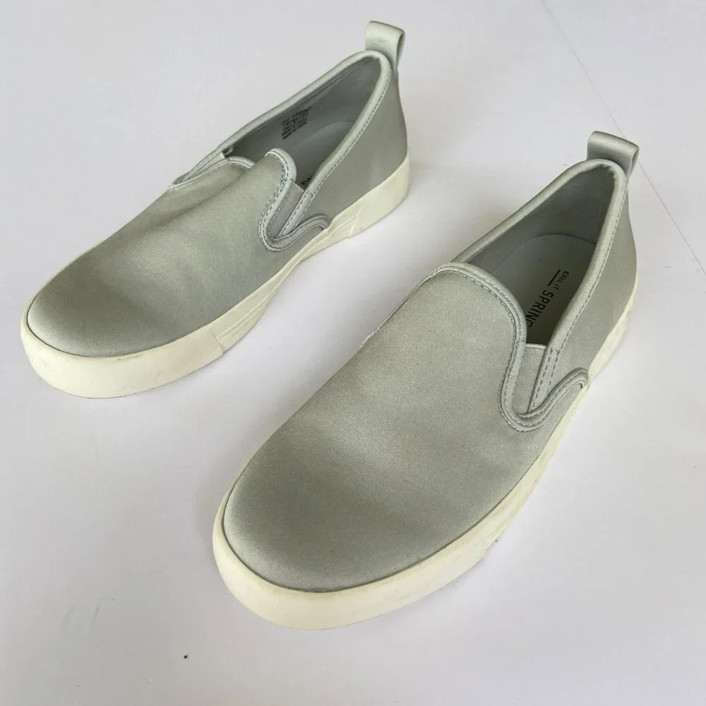 Call It Spring Lovaudien‎ Grey Slip-On Sneakers Size 6.5